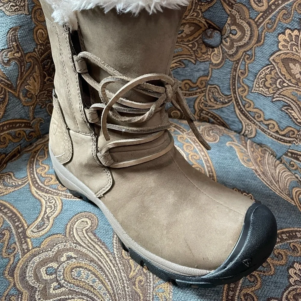 Keen Women's Waterproof Mid-Calf Winter Boots - Faux Fur Trim - Size 5/6  ❄️